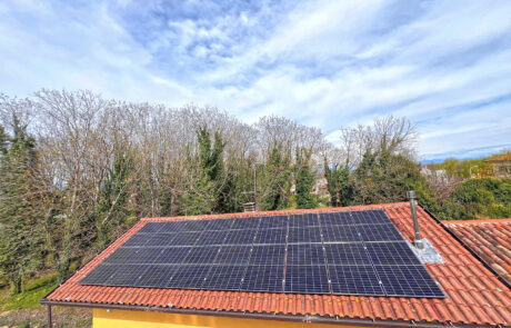 Installazione impianto fotovoltaico con accumulo a Vivaro (PN)